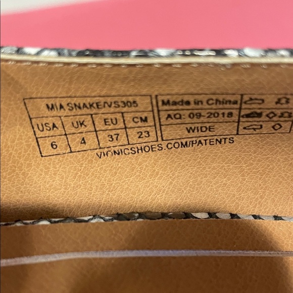 Vionic Mia Snake Black, grey & white Snakeskin Heels, size 6 Wide NEW - Picture 10 of 10